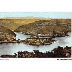 ABHP1-15-0014 - Lac de Sarrains - Presqu'île de Laussac - Au fond L'Hospice de la Dévèze