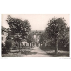 ASNP6-0356-15 - AURILLAC - Lycée de jeunes filles - façade et cour d'honneur