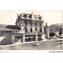 AKJP2-0181-15 - VIC-SUR-CERE - le casino