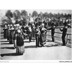 AFEP3-15-0211 - La haute auvergne - la bourrée d'AURILLAC - groupe folklorique de haute-auvergne