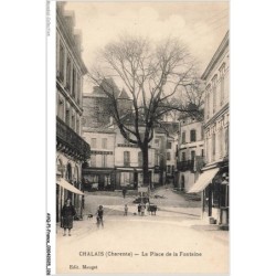 AVQP1-0064-16 - CHALAIS - La place de la fontaine