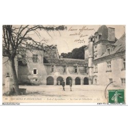 AWYP3-0181-16 - Environs d'AMGOULEME - Ecole d'agriculture - La cour de l'oisellerie