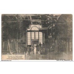 AWYP3-0214-16 - Fonderie national de RUELLE - Atelier des douilles - Les presses