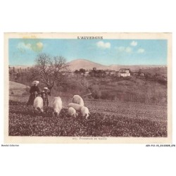AZVP12-1202-15 - L'AUVERGNE - Promenade en famille